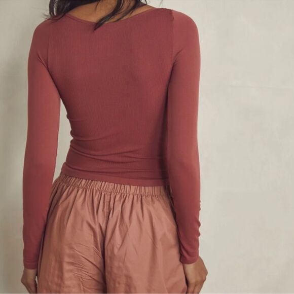Free People | Stay Here Seamless Long Sleeve Top Size M/L NWT - Picture 4 of 4